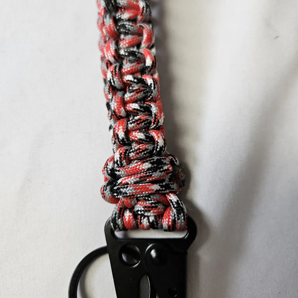 550 Paracord Keychain Wristlet‎ With Tactical Clip